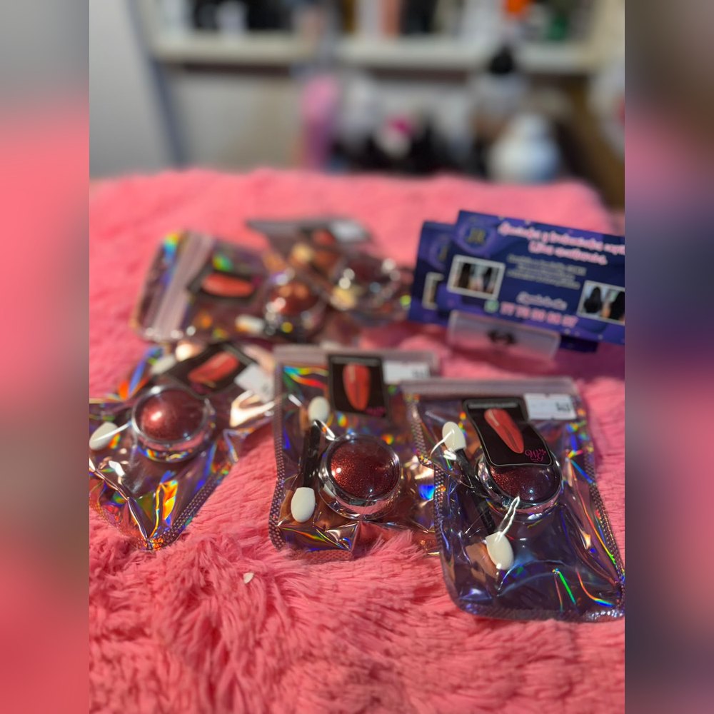 Set de accesorios para uñas en bolsa holográfica